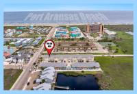 Access Road · ❤5 MIN WALK to Port A ⛱️ POOL GOLF CART BALCONY - B&B Port Aransas