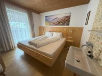 Three-Bedroom Apartment with Balcony