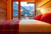 Two-Bedroom Deluxe Apartment with Balcony