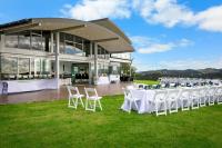 Luxury Hilltop Villa with Breathtaking Views- Perfect for Family Stays & Events - B&B Waiwera