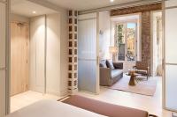 Deluxe One Bedroom Apartment with Balcony and Cathedral View - Disability Access