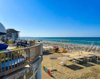 VALE MARE BLU Apartment - Steps from the Sea 50mt & Train and Bus Station - B&B Nettuno