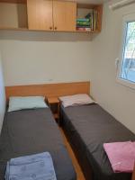 Tweepersoonskamer met 2 Aparte Bedden