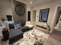 Stylish 2BR - Sleeps 6 - Central Stourbridge Gem - Ferienwohnung Stourbridge