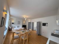 Modern Town Centre Flat - B&B St Austell