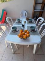 Studio proche mer et port avec terrasse - Chambres d’hôtes Le Grau-du-Roi