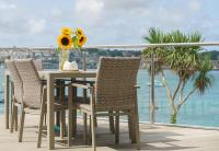 FERRYPOINT - 3 Bed Stylish Beachfront Retreat - Bed and Breakfast Padstow
