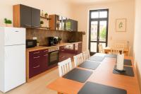 Großzügige Ferienwohnung mit Balkon 2 Parkplätze Badewanne - Chambres d’hôtes Chemnitz