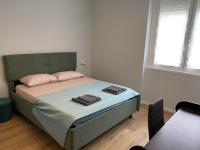 INTERO APPARTAMENTO 3 CAMERE - 3 BAGNI - Cantù - COMO- PT - Bed and Breakfast Cantù