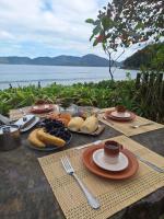 Casa pé na areia - Praia do Lázaro - B&B Ubatuba