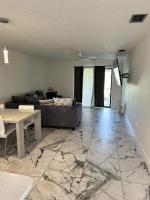 Canal front new everything near Boca Grande Beach - B&B Rotonda West