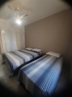 Castanheiras,perto de tudo,Internet,cadeiras,cooler e guarda sol - Bed and Breakfast Guarapari