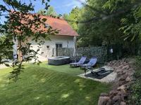 Vörös Patak Apartmanház -Red Creek Apartmant House - B&B Balatonfűzfő