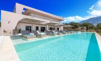 Celestial Luxury Villa Private Pool & Jaccuzi - B&B Asprouliánoi