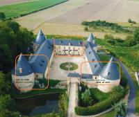 3 Gîtes avec piscine au Château de Charbogne - Bed and Breakfast Charbogne
