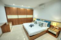 Large 3 bedroom with seafront balcony DDIF1-5 - B&B Sliema