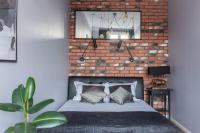 Industrial 1-Bedroom Apartment 