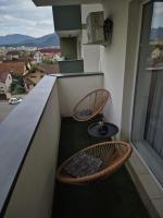 FLH - Coresi Apartment - Balcony & Free Parking near Coresi Mall - Ferienwohnung Kronstadt