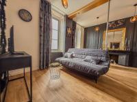 T2 en centre-ville d'Illiers-Combray - parking- lit king size - terrasse - B&B