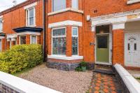 Spacious & Modern House in Crewe by 53 Degrees Property, Ideal for Long Term, Sleeps 8! - B&B Crewe