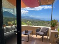 Pituresque stonehouse with endless view - B&B Prosílion