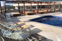 Mar e piscina na Praia Grande - B&B Arraial do Cabo