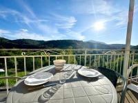 La Vallée Appartement 31 - Thermes Neyras les Bains - B&B Meyras