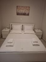 A&A Apartment with Balcony - Chambres d’hôtes Kalamata