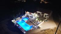 Dvori Stipanovi with heated pool and jacuzzi - B&B