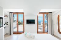 Deluxe Double Room with Balcony and Sea View