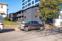 Cozy Country Legends Apt, Music Row Retreat - B&B Nashville