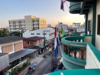 The Clock Guesthouse - B&B Udon Thani