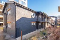 The Johnny and Dolly Historic Hideaway, Music Row Unit 2 - B&B Nashville