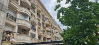Ira's Square Apartment with Free Parking - Chambres d’hôtes Skopje