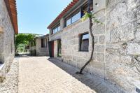 Casas D'Além Refuge with Pool & Nature by Sé Apartamentos - B&B Calvos