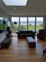 luxury Cottage With Stunning Sea and Meadow Views - Ferienwohnung Portree