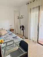 Single Room with Shared Bathroom
