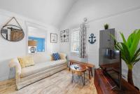GV - Romantic Beach Getaway - B&B