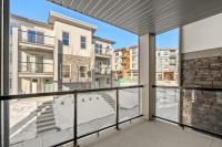 Springbank Hill 1BR Townhouse near WinSport – King Bed, Garage, Workspace, Balcony - B&B Calgary