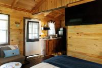 "Stars Hollow" Cozy Mini-Cabin in Muir Valley -RRG - Chambres d’hôtes Rogers