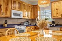 Spacious Retreat & Game Room - Sleeps 8 - B&B New Braunfels