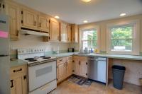 < 1 Mi to Beach: Family-Friendly Falmouth Home! - Ferienwohnung Falmouth
