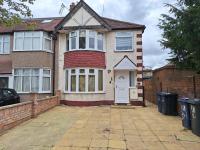 Lux flat- Sleep 5-2 min walk- Perivale Station - B&B Perivale