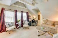 5 Mi to Salem! Lynn Apt By the Sea with Patio - B&B Lynn