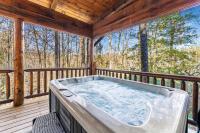 Cozy Retreat for 4 with Hot Tub & Mountain Views - Chambres d'hôtes Pigeon Forge