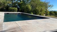 Countryside house with pool - B&B Saint-Médard-en-Forez