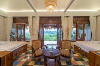 Villa with Garden View