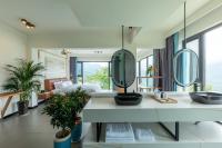 Suite with Mountain View