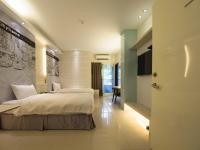 Camera Superior Matrimoniale/Doppia con Letti Singoli con Vista Città