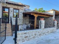 White Stone Apartments by BookVillaEU - B&B Nikiti